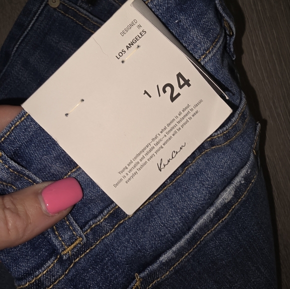 Nwt Kancan jeans - Picture 4 of 4